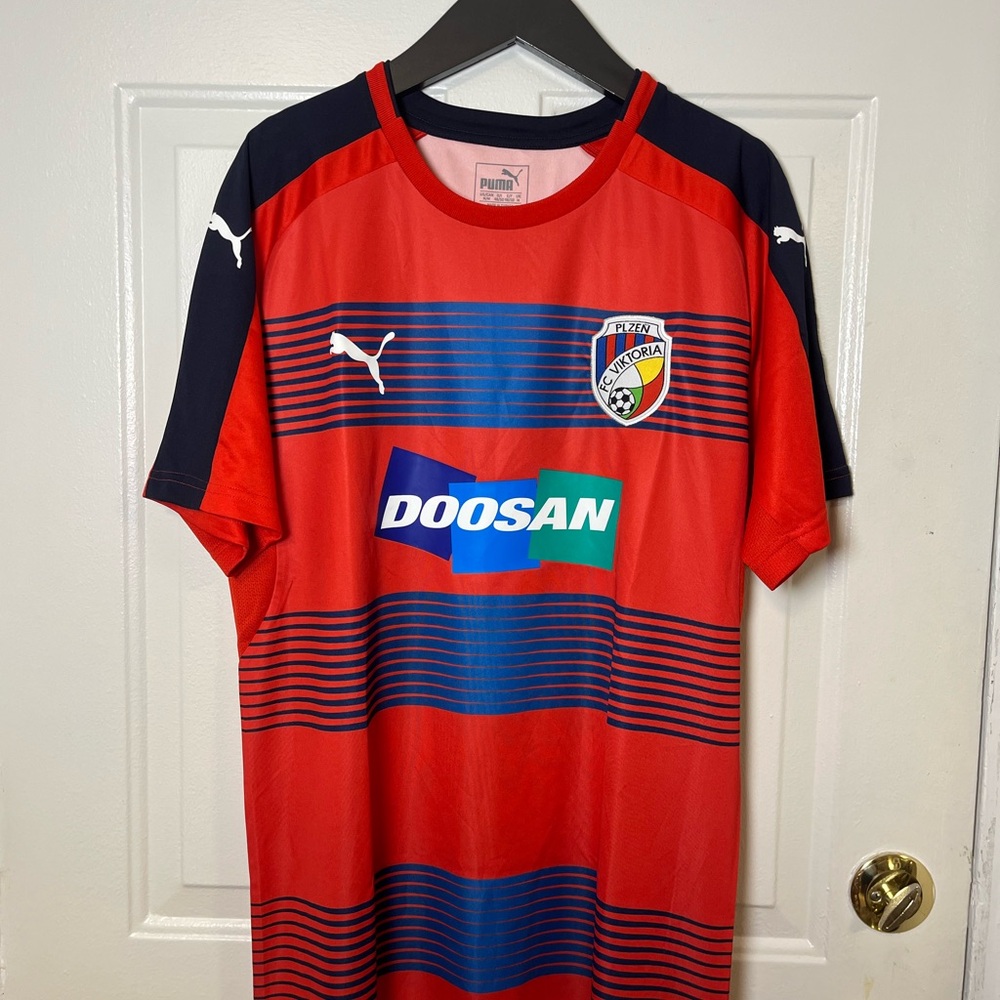 Puma Czechia Soccer Jersey